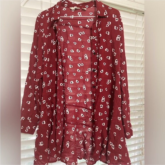 Cute button down - Picture 4 of 4